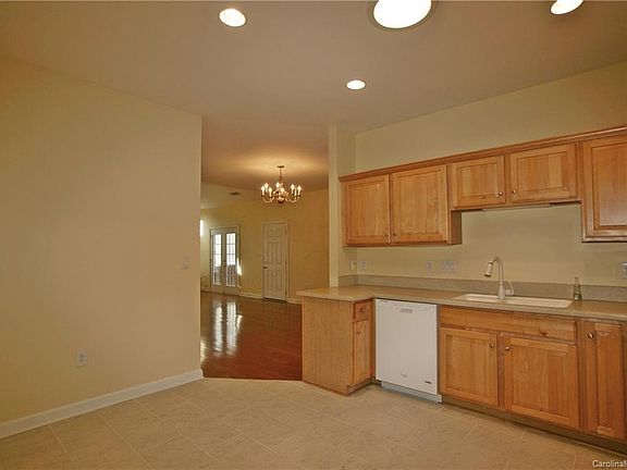 2nd image of 8556 Windsor Ridge Dr Lot A-bld