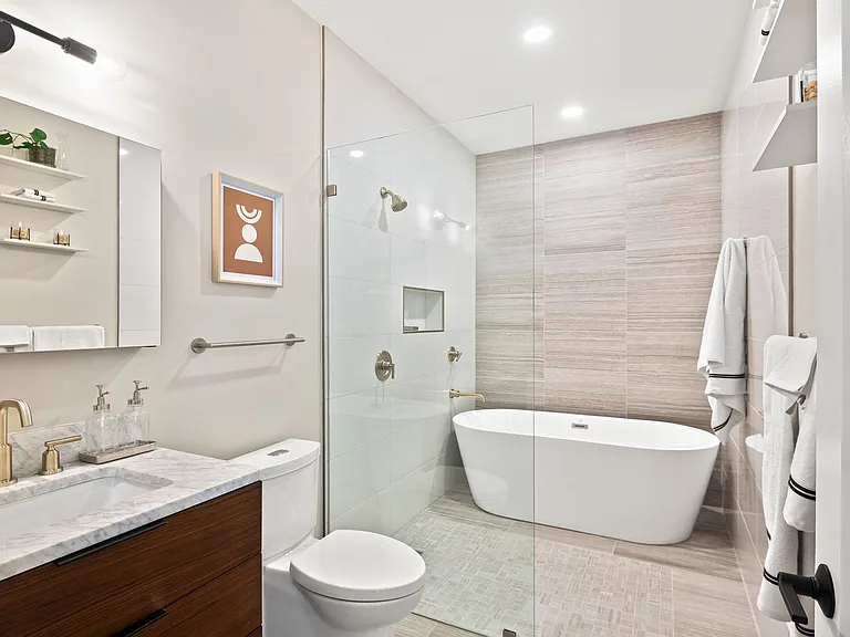 303 N Howard St — Photo 17