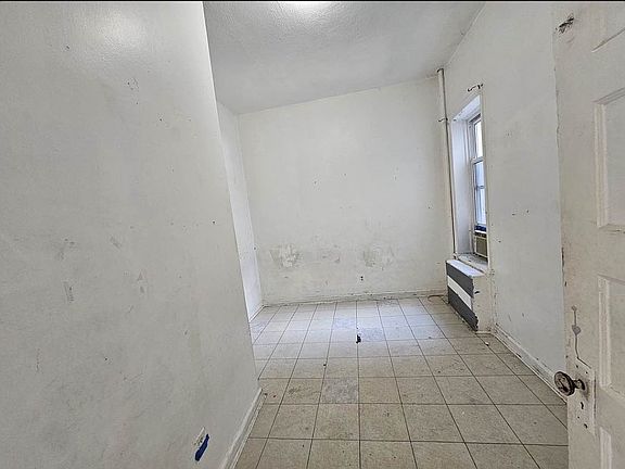 4th image of 5409 Avenue O APT 8