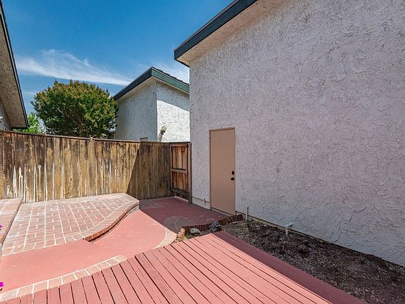 4th image of 1046 Royal Oaks Dr Unit D