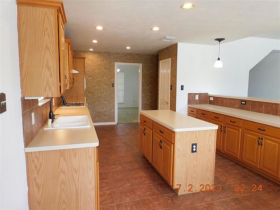 4th image of 3406 Dry Creek Drive