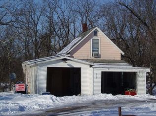 2402 Washington St, Columbus City, IA 52737