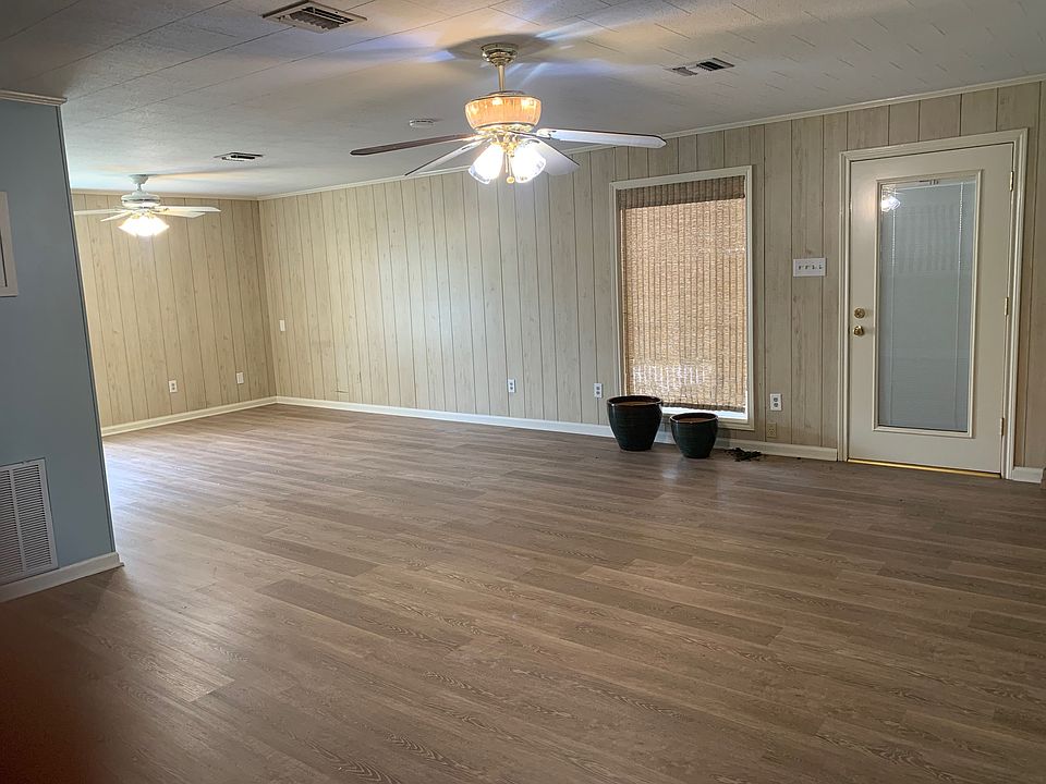Dining/living area