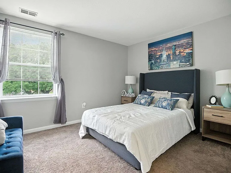 Northbrook Apartments — Photo 10