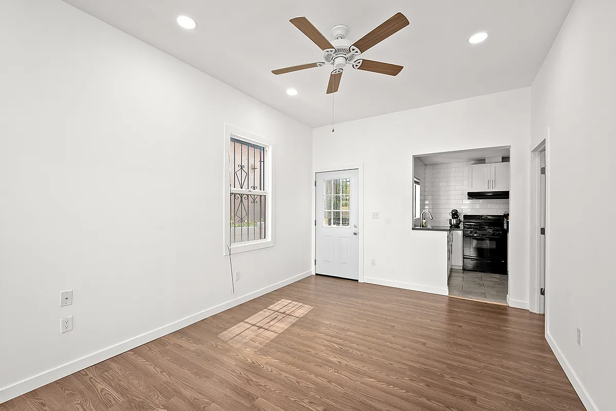 2653 Newton Avenue - 1 — Photo 3