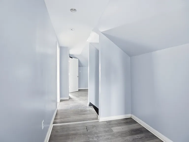 2545 Harrison Ave #2 — Photo 9