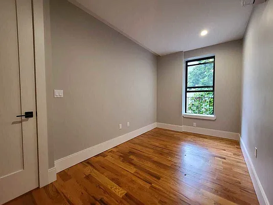 Rented by Landslide Realty Corp | media 61