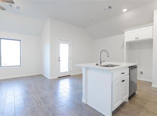 10325 SW 55th St, Mustang, OK 73064