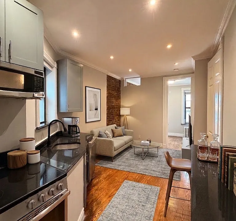 219 E 23rd St #16A