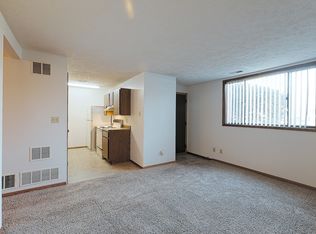 5523 S 31st St APT 8, Lincoln, NE 68516