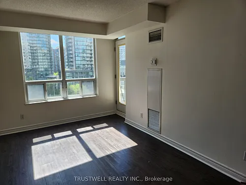 28 Empress Ave Photo 1