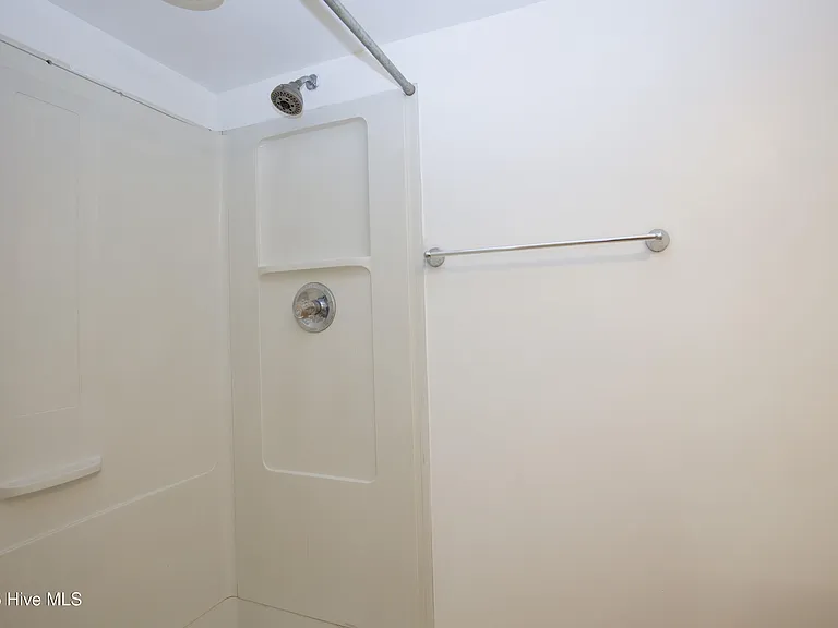 345 E New Hampshire Ave — Photo 57