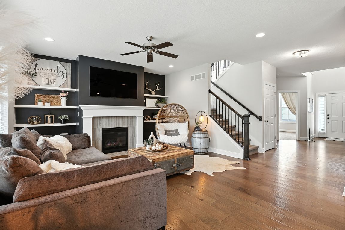 next background image