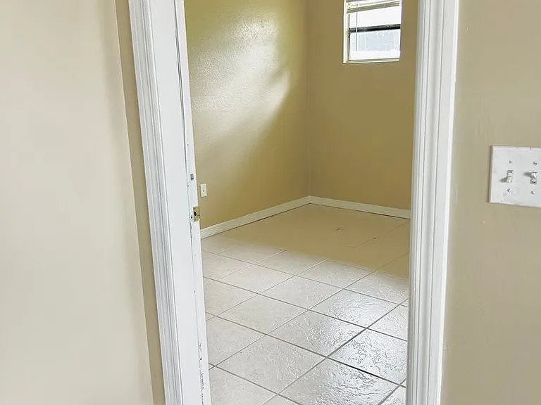 2949 N Covington Dr — Photo 16