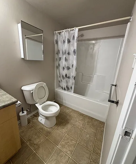 403 Regent Ave W — Photo 7