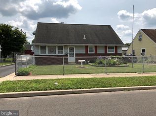 1300 Dolores Ln, Croydon, PA 19021