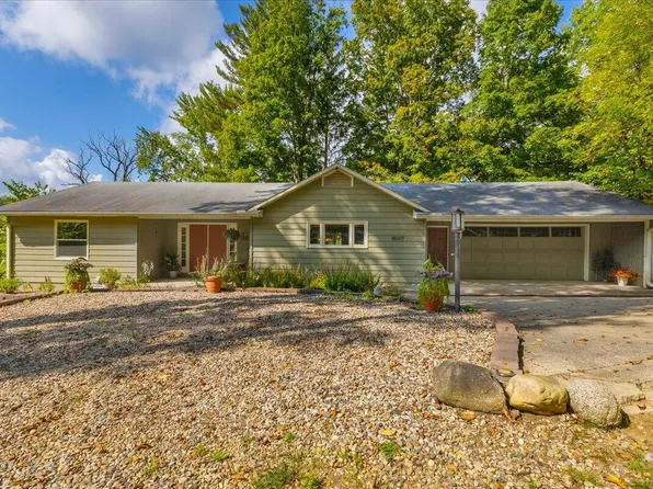 45417 15th Ave, Bloomingdale, MI 49026