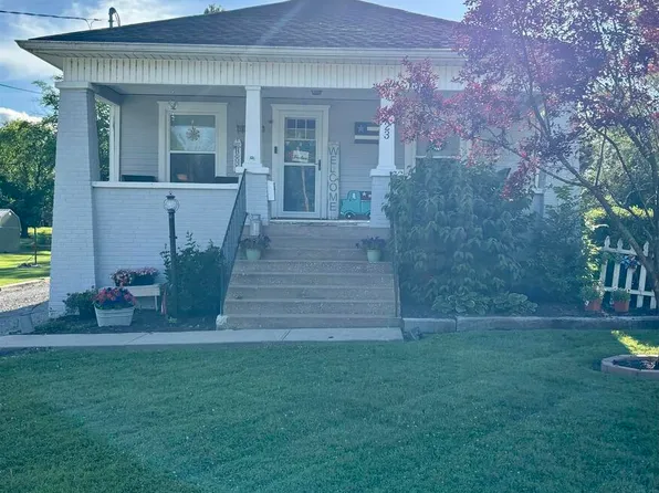 723 N Washington St, Du Quoin, IL 62832