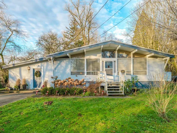 18701 88th Ave, Surrey, BC V4N 5T1