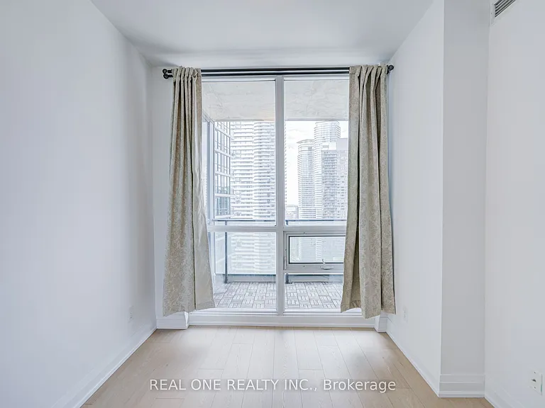 16 Harbour St #3511 — Photo 20