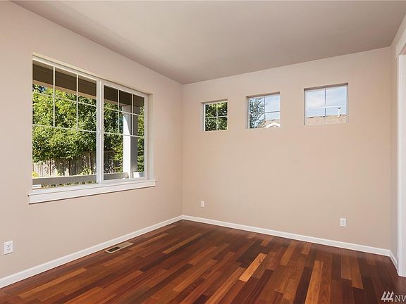 3rd image of 6324 Juanita Cir NE