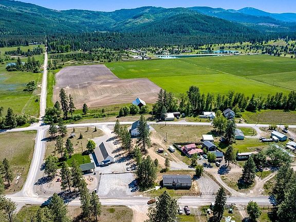 3rd image of 488 Railroad Ave