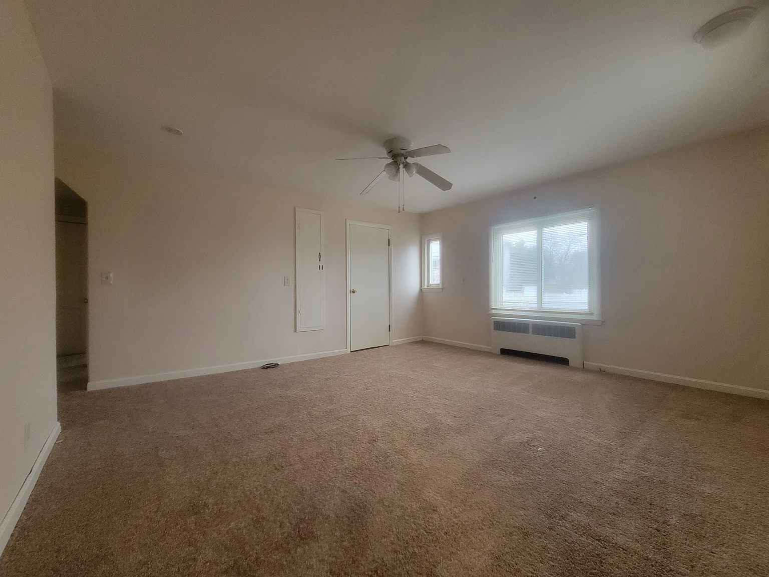 2 bed, 1000 sqft, $1,990 — Photo 3