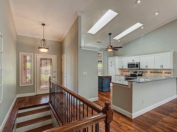 3rd image of 215 Bokoshe Cir #1