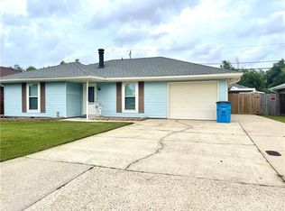 121 River Point Dr, Destrehan, LA 70047