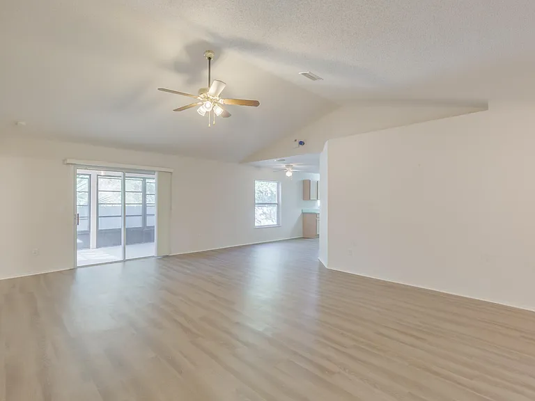 132 Marsh Island Cir — Photo 6