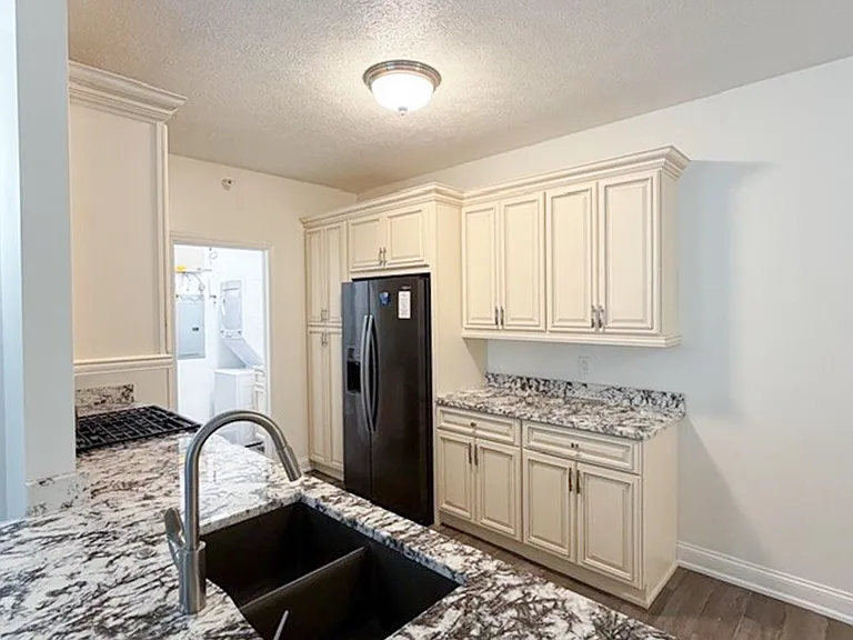 1000 Adams Pointe Blvd — Photo 4