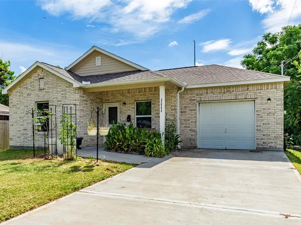 1111 12th 1/2 Street N, Texas City, TX 77590