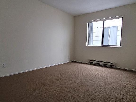 5th image of 30 Rosemont Pl APT 2