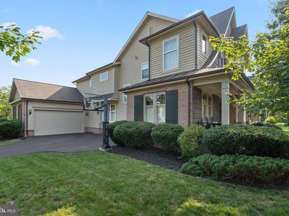 23289 April Mist Pl, Ashburn, VA 20148