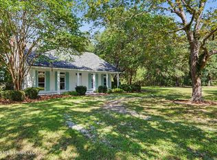 5526 Lancaster Ln, Pass Christian, MS 39571
