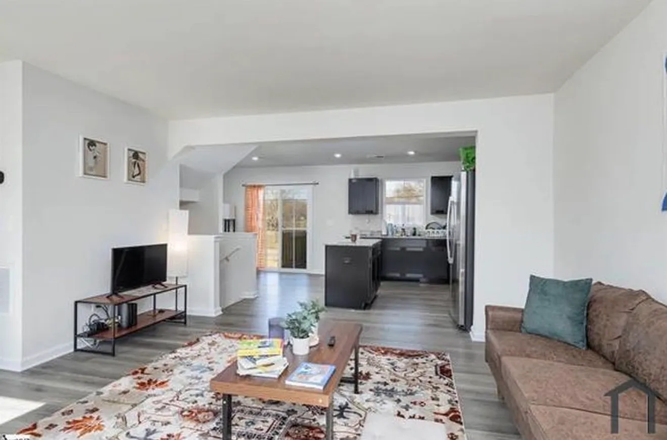 4 bed, 2.5 bath, 1644 sqft, $2,175 — Photo 4