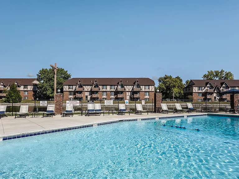 Bavarian Village Apartments — Photo 43