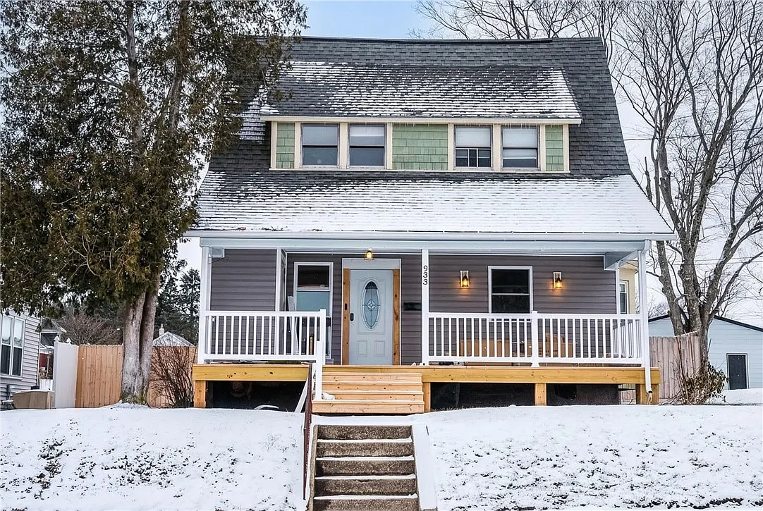933 Oak St photo 1