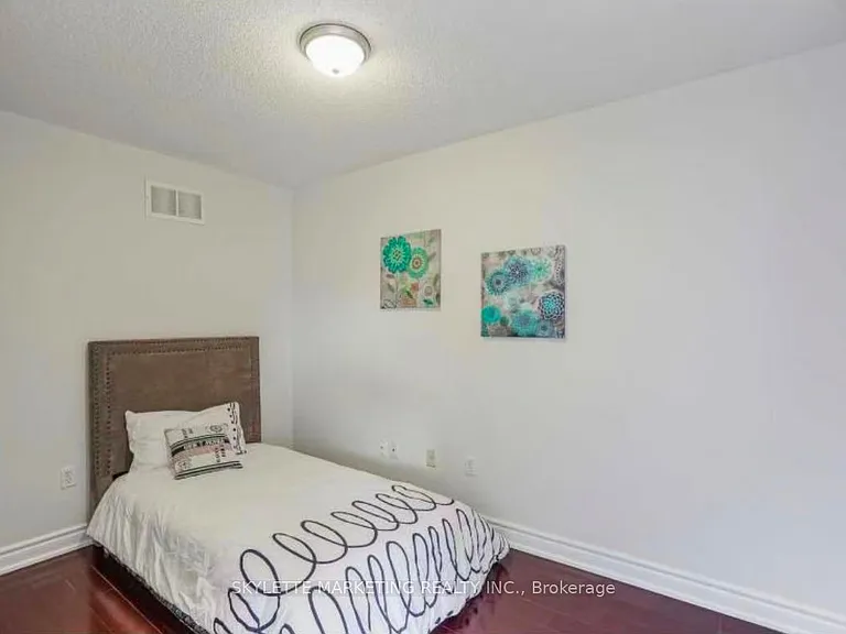 100 Emery Hill Blvd — Photo 15