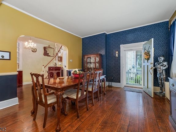 3rd image of 323 Water St