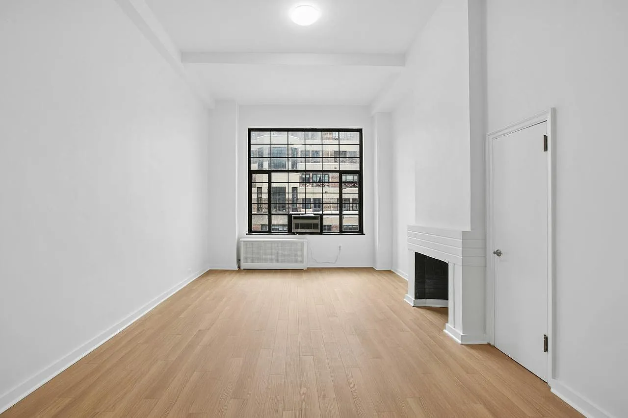 310 E 44th St — Photo 3