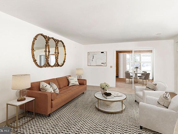 3rd image of 190 Robbins Edinburg Rd