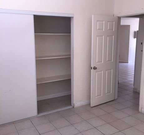 4th image of 270 Orlando St