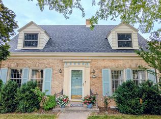 2658 N 81st St, Wauwatosa, WI 53213