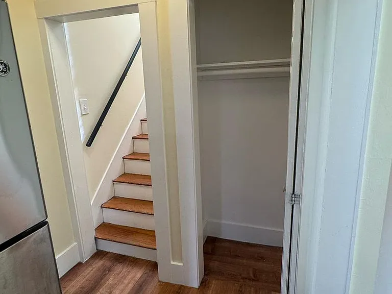 10-28 Centennial Pl — Photo 8