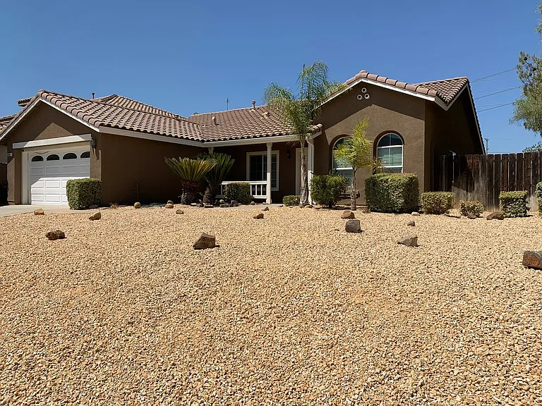 102 Goldenrod Ave — Photo 3