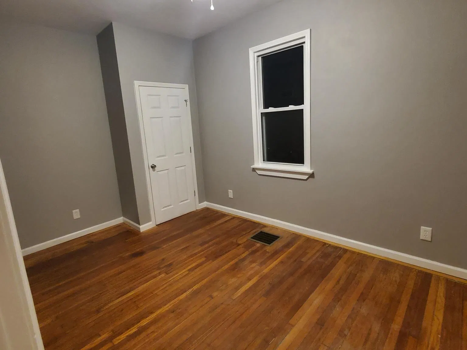 3 bed, 1.5 bath, 1316 sqft, $1,600 — Photo 3