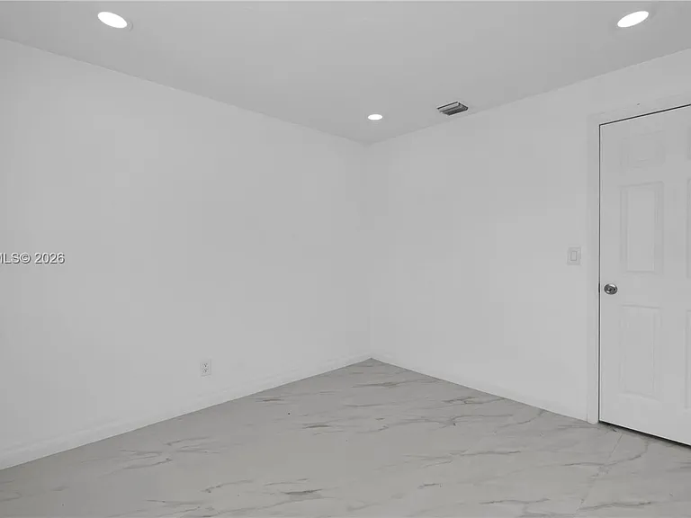 4285 SW 48th Ct — Photo 12