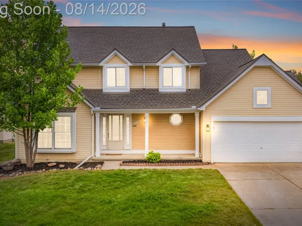 47197 Scarlet Dr S, Novi, MI 48374