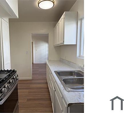 5th image of 1318 N Serrano Ave